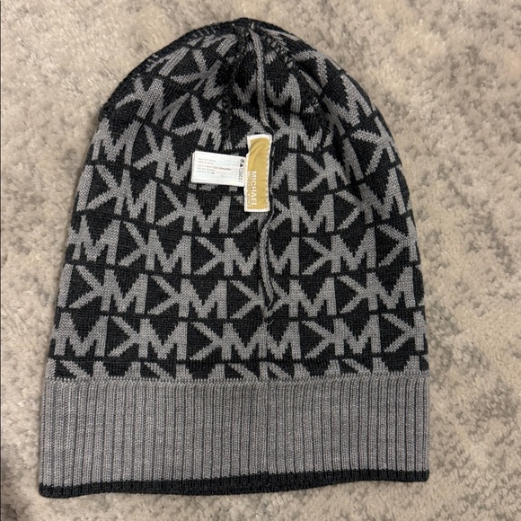 MICHAEL Michael Kors Gray Logo Winter Beanie Hat - Picture 7 of 9